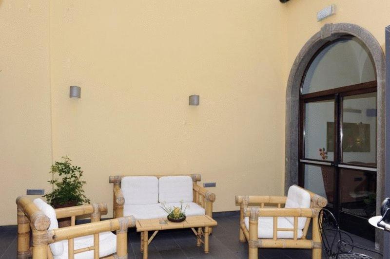 Hotel Urbano V Монтефиасконе Екстериор снимка